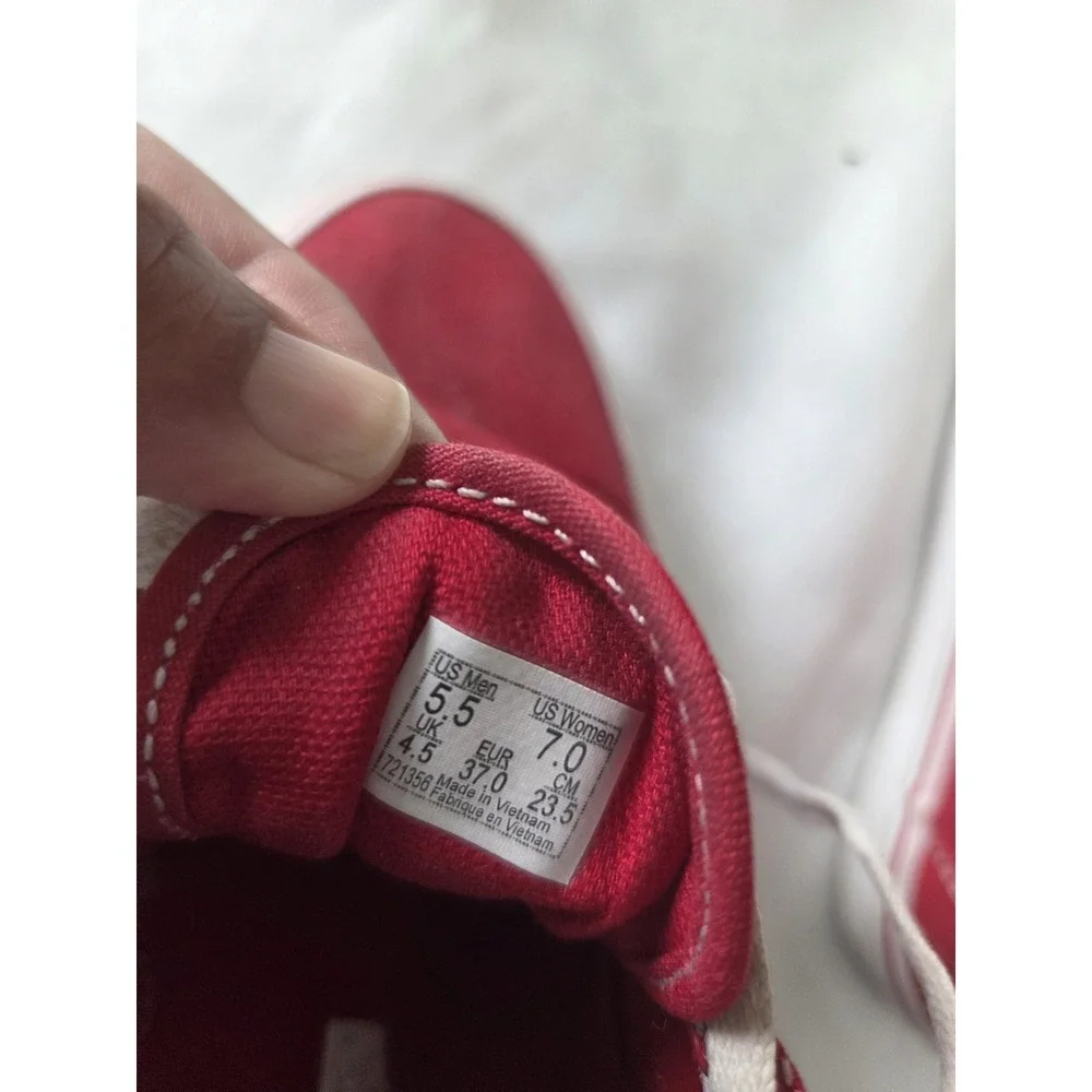 Vans classic red
